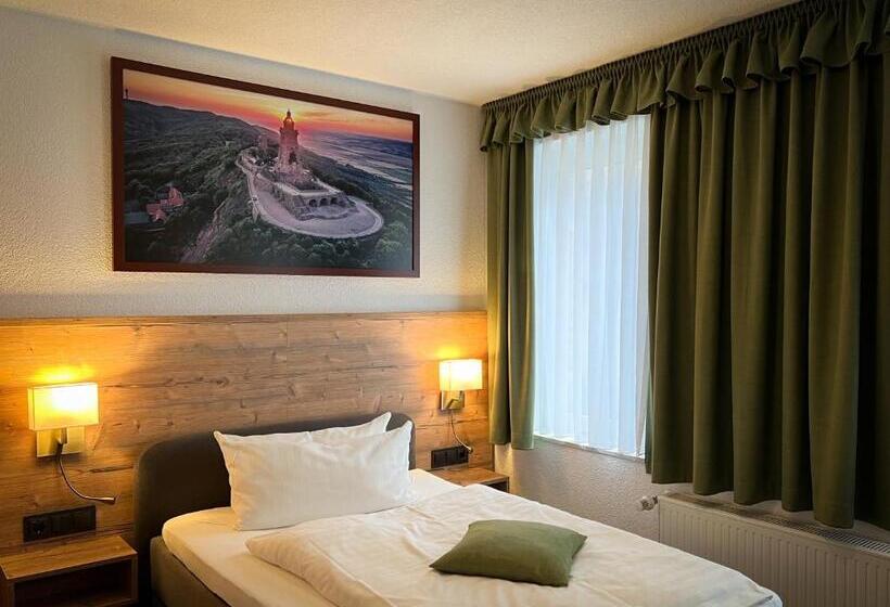 غرفة قياسية فردية, Friedchen Mit Eigener Fleischerei