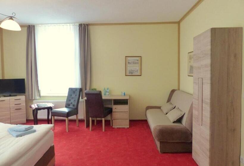 غرفة كومفورت, Friedchen Mit Eigener Fleischerei