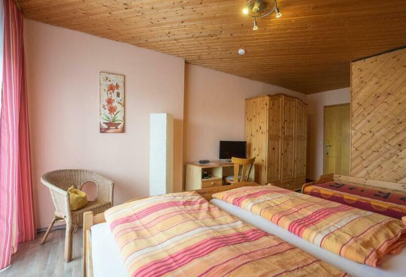 غرفة قياسية مزوَّدة بشُرفة, Haus Gertrud