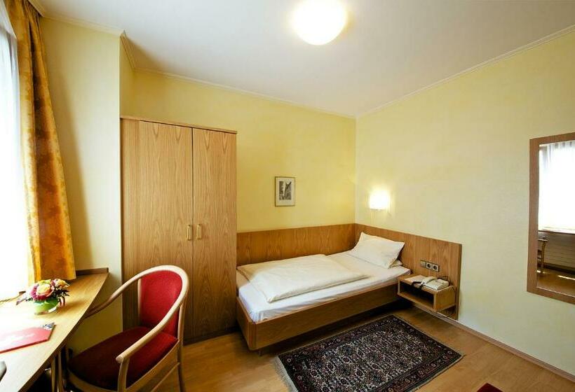 Quarto standart individual, Hirschen