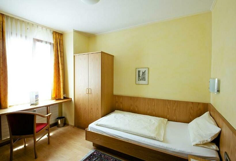 Quarto standart individual, Hirschen