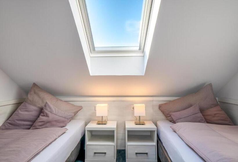 חדר משפחתי, Hochseeinsel