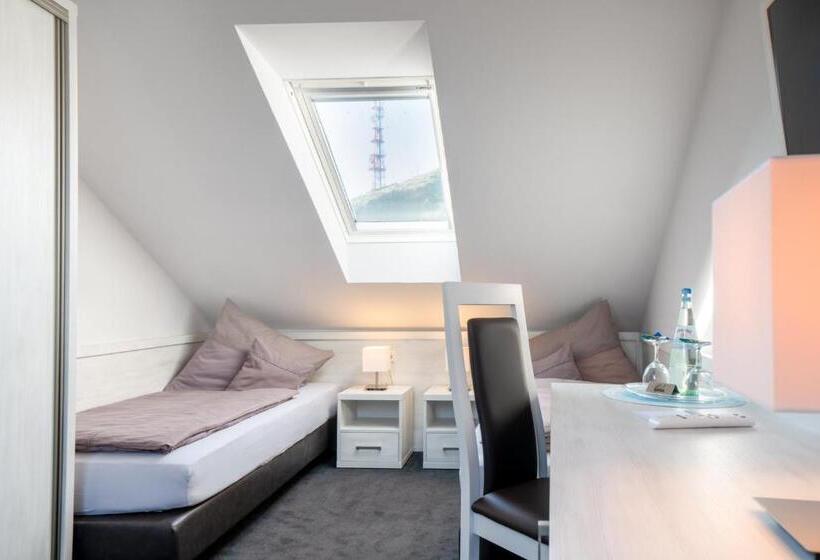 חדר משפחתי, Hochseeinsel