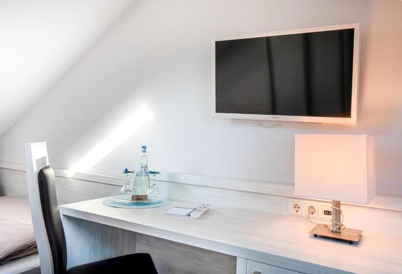 חדר משפחתי, Hochseeinsel