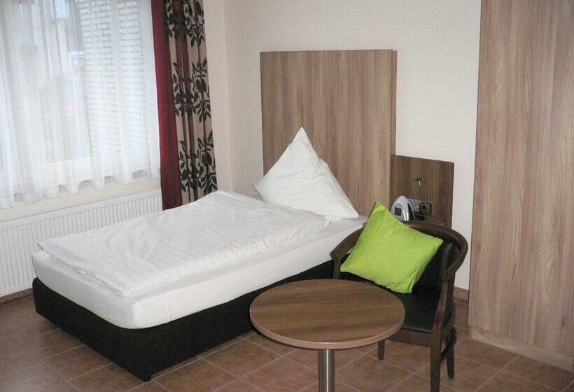 스탠다드 싱글 룸, Hubertus Hamacher