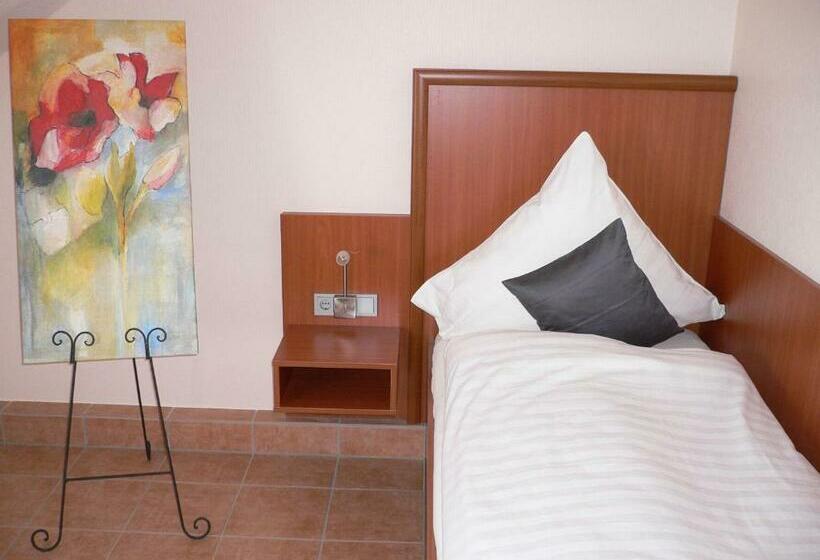 스탠다드 싱글 룸, Hubertus Hamacher