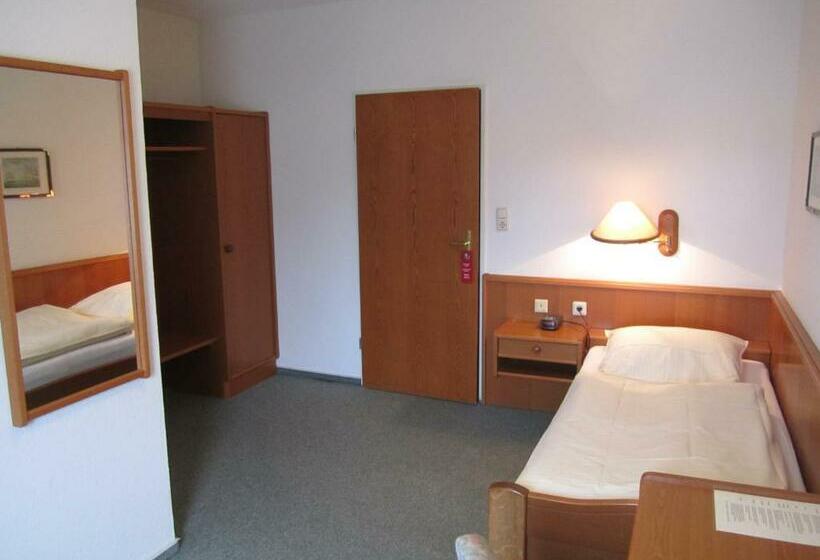 标准单人间, Jesteburger Hof