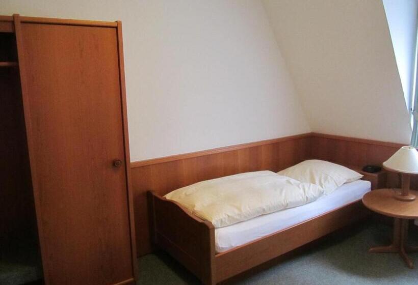 标准单人间, Jesteburger Hof