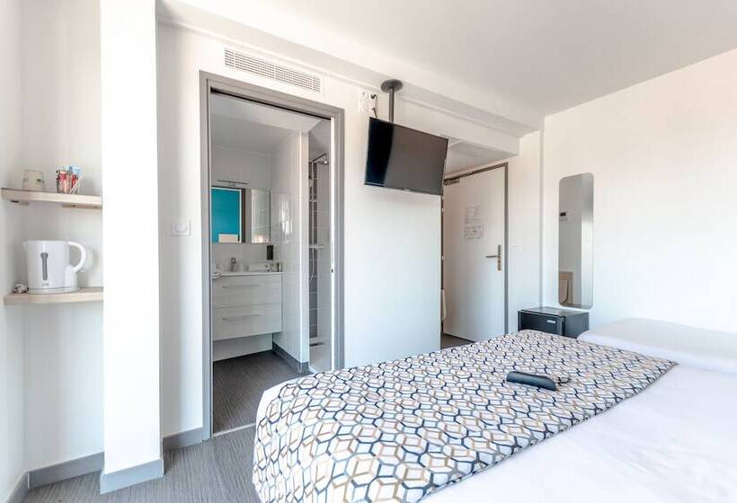 스탠다드 트리플 발코니 룸, Le Virevent