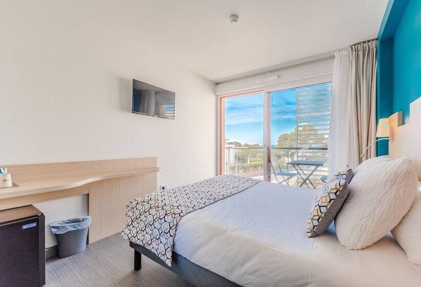 스탠다드 트리플 발코니 룸, Le Virevent