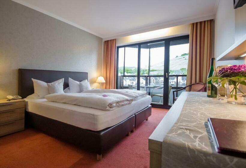 Family Suite, Mayer S Wein