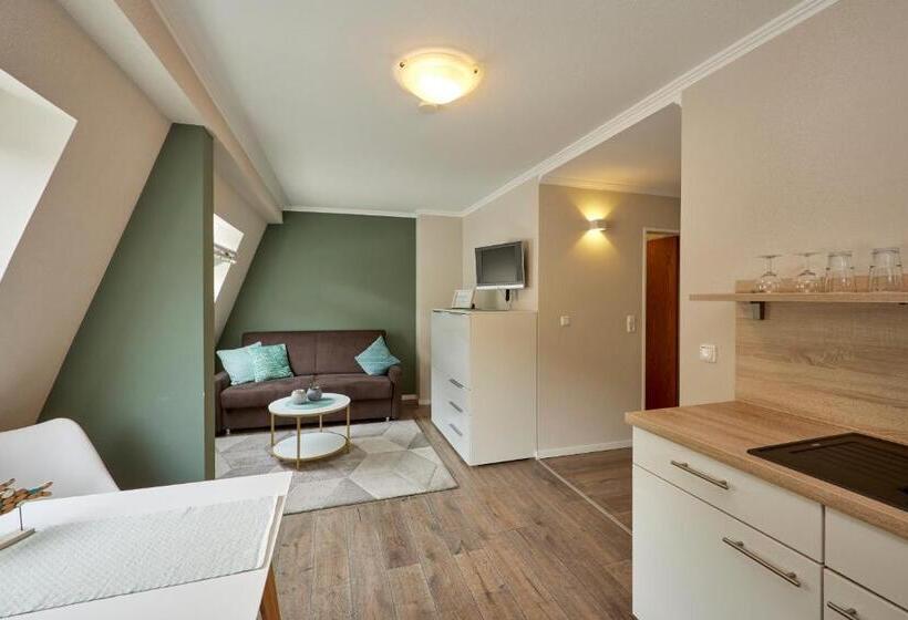 Family Suite, Mayer S Wein