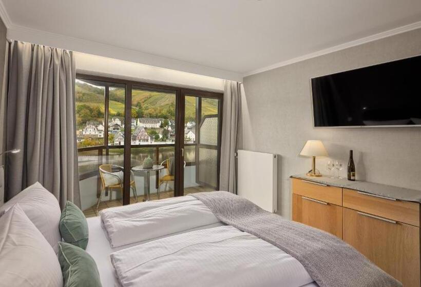 Family Suite, Mayer S Wein