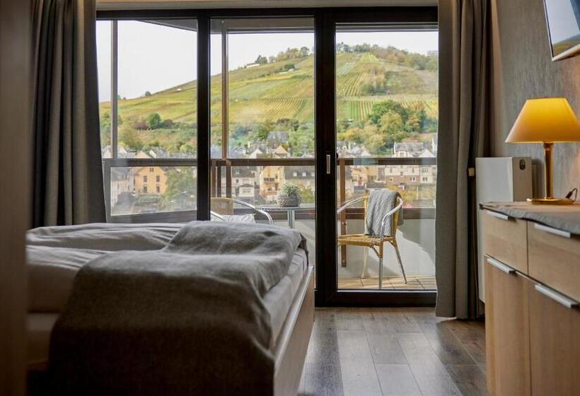 Family Suite, Mayer S Wein