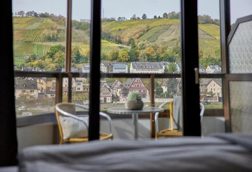 Family Suite, Mayer S Wein