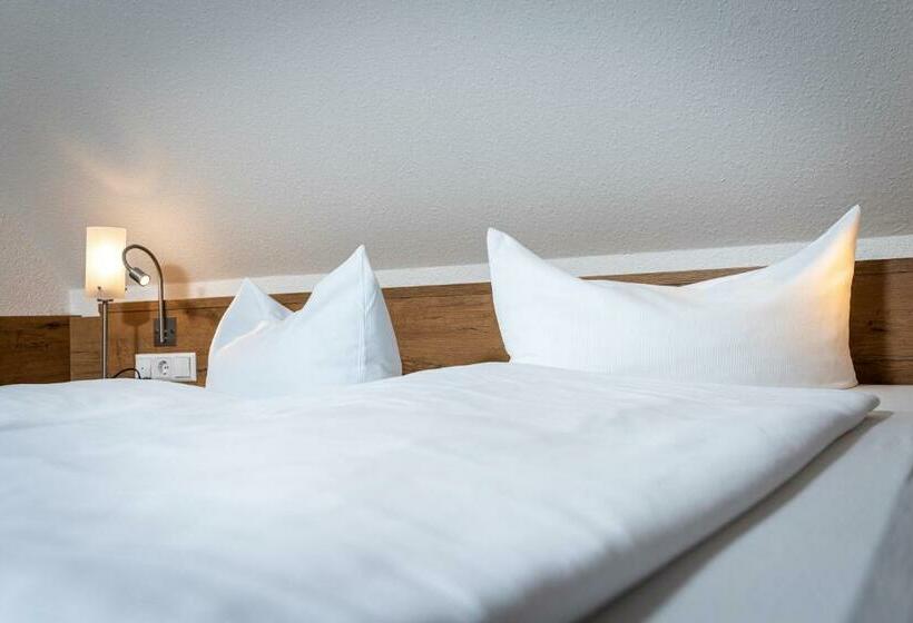 Ekonomik Oda, Ratskeller Lauda