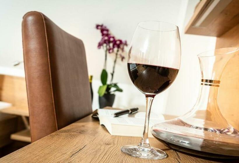 Ekonomik Oda, Ratskeller Lauda