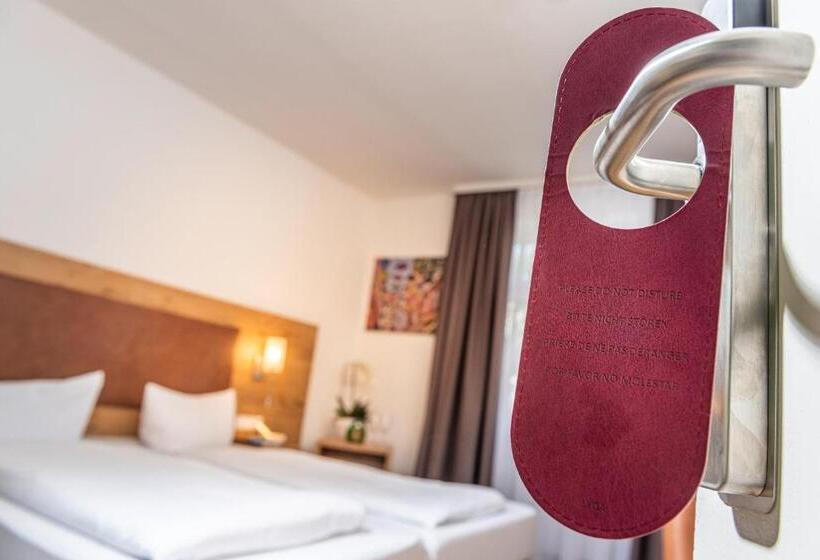 Standart Oda, Ratskeller Lauda