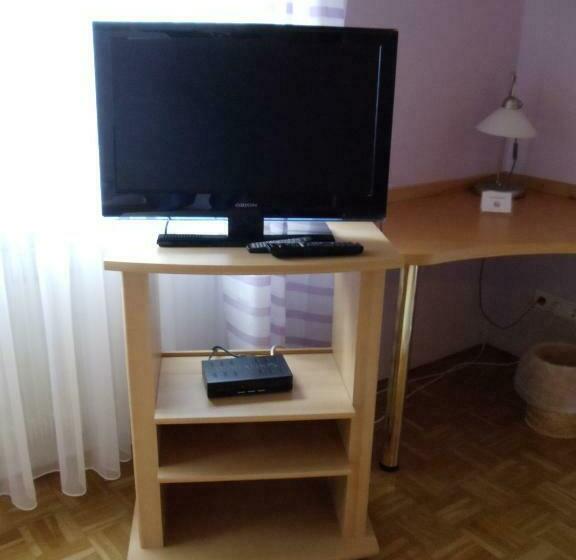 Номер Стандарт, Restaurant Weisbrod