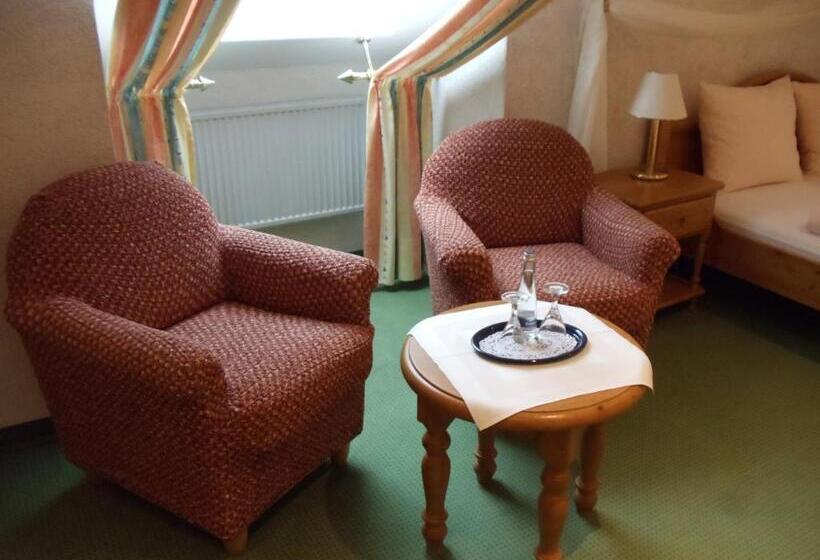 Номер Стандарт, Restaurant Weisbrod