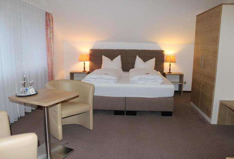 Номер Стандарт, Restaurant Weisbrod