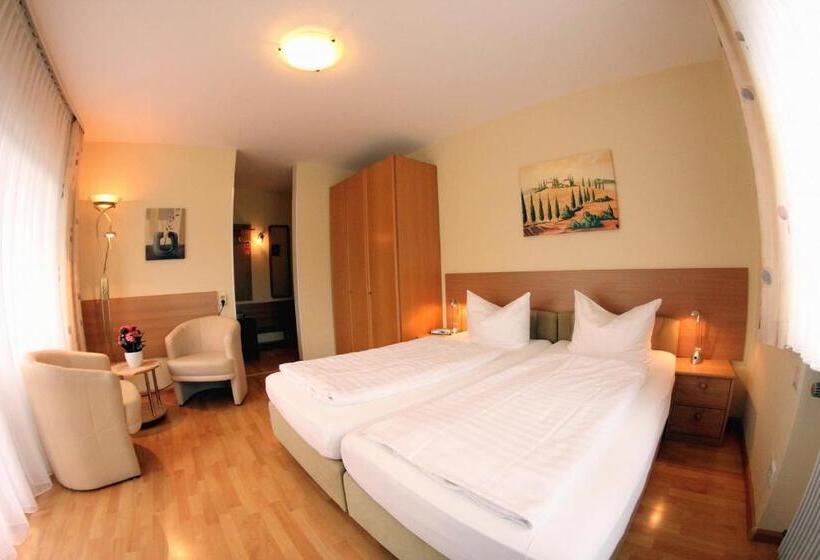 Люкс с Балконом, Schmid