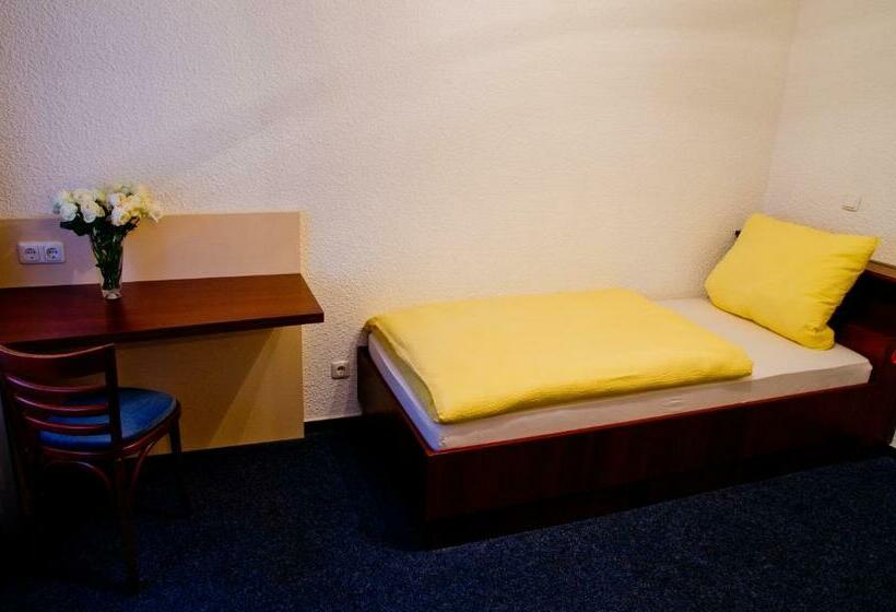 Quarto Estandar Individual, Stella