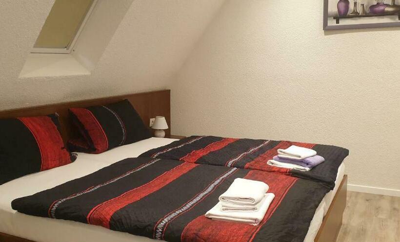 اتاق استاندارد, Stella