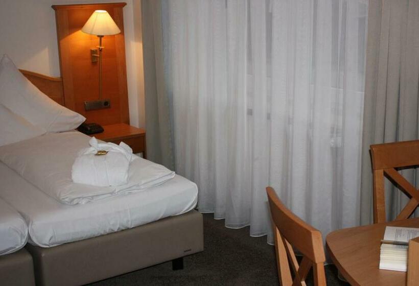 ベーシックルーム, Wiedemann S Wein