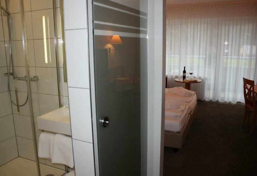 スタンダードルーム, Wiedemann S Wein