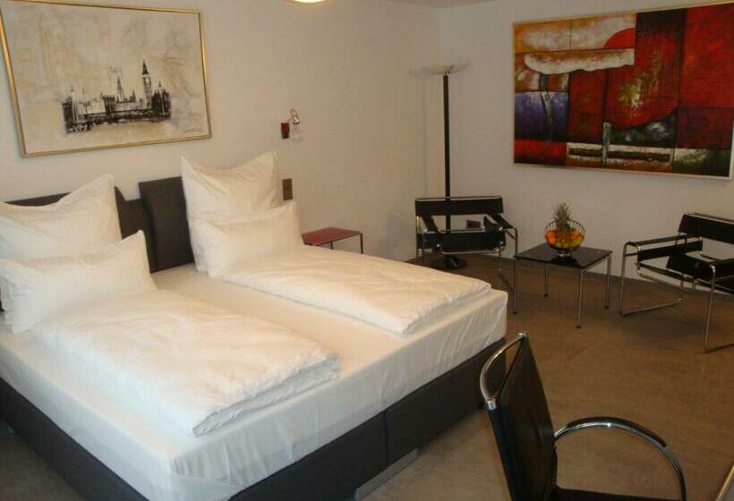 디럭스 주니어 스위트, Zeitzeichen