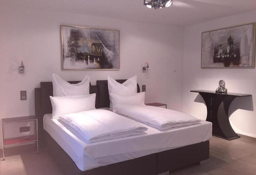 테라스 스위트, Zeitzeichen