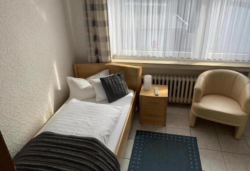 单人经济间, Zur Aue