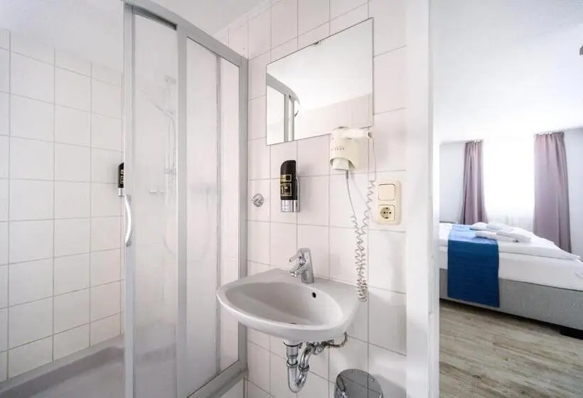 Deluxe Kolmen Hengen Huone, Zur Seemöwe