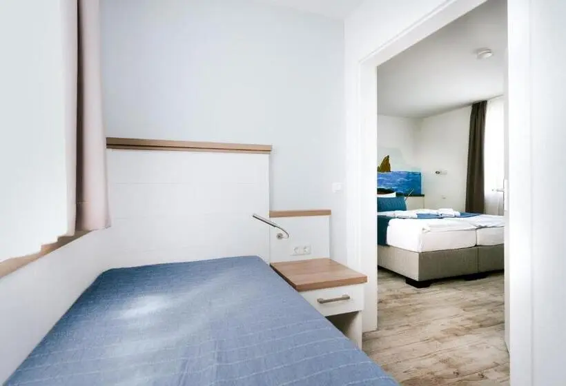 Deluxe Kolmen Hengen Huone, Zur Seemöwe