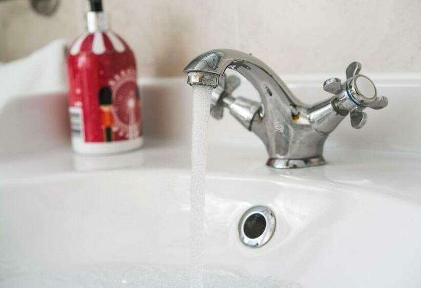 Номер Basic, The Henry Guest House