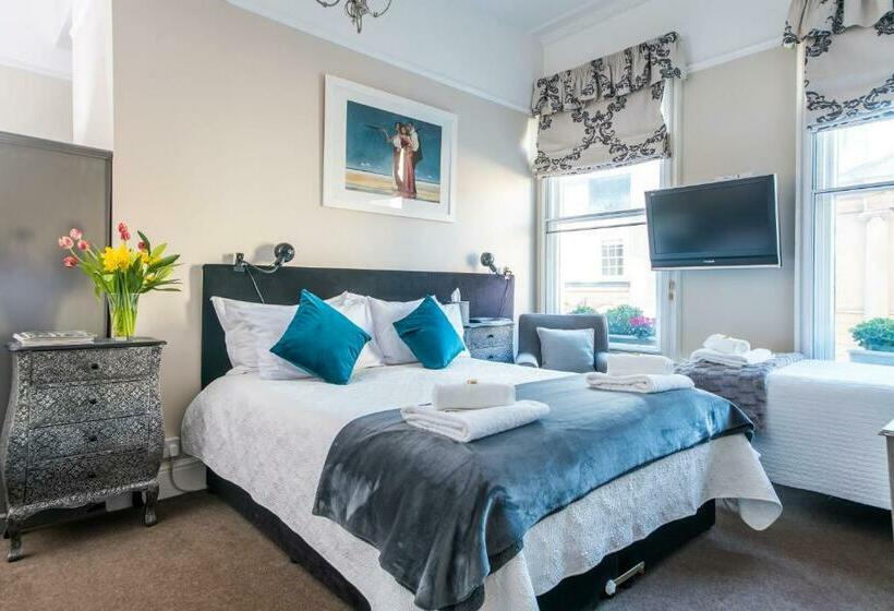 Семейный Номер, The Henry Guest House