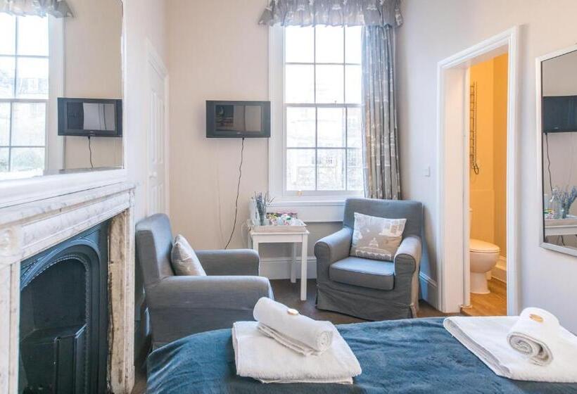 Номер Стандарт, The Henry Guest House