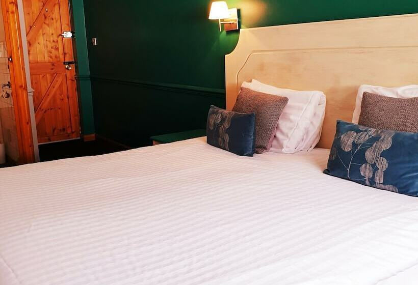 标准间, The White Horse Inn