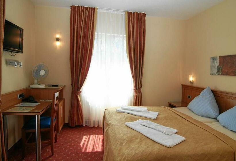 基本间, Restaurant Axion