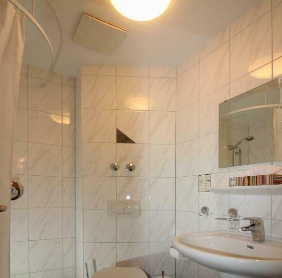 基本间, Restaurant Axion