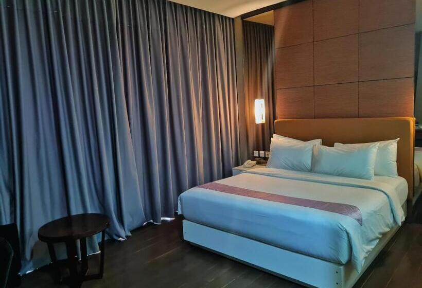 Quarto Executivo Cama King, Terraz Tree