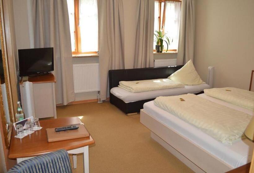 스탠다드 트리플 룸, Daimerwirt