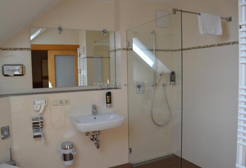 컴포트 트리플 룸, Daimerwirt