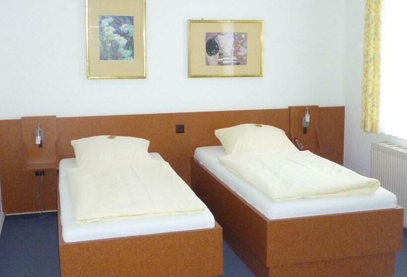 스탠다드 룸, Gaststätte Mutter Buermann