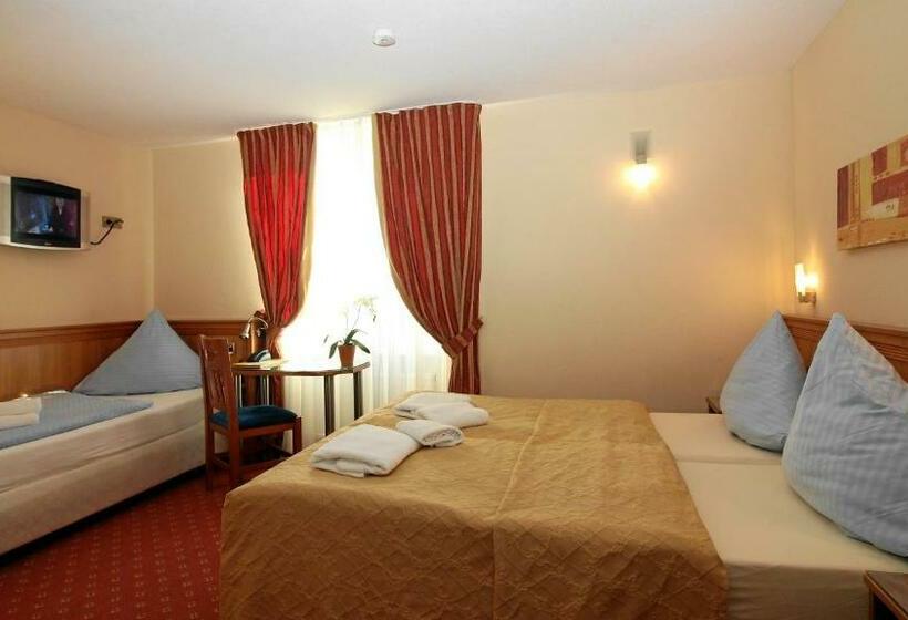 基本三人间, Restaurant Axion