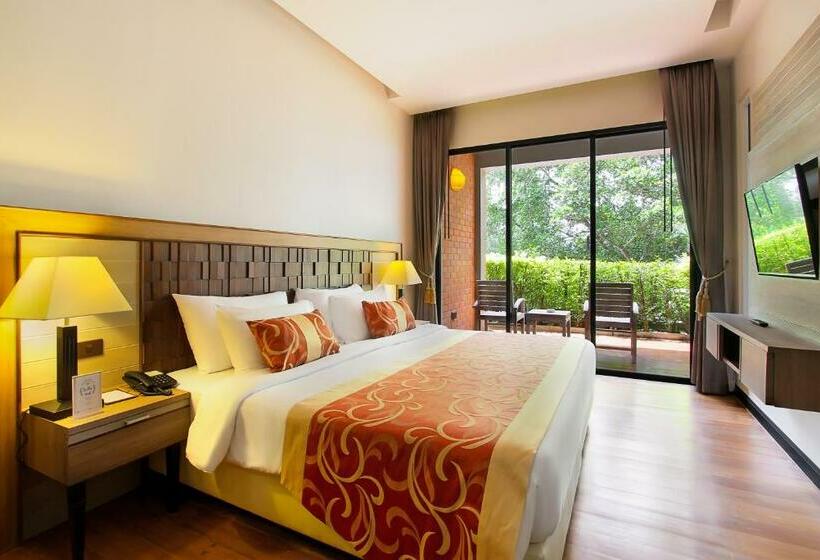Номер Премиум, Rimnaam Klangchan Hotel   Sha Plus