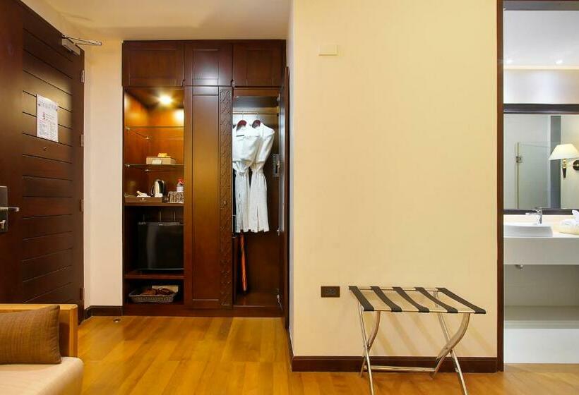 디럭스 룸, Rimnaam Klangchan Hotel   Sha Plus