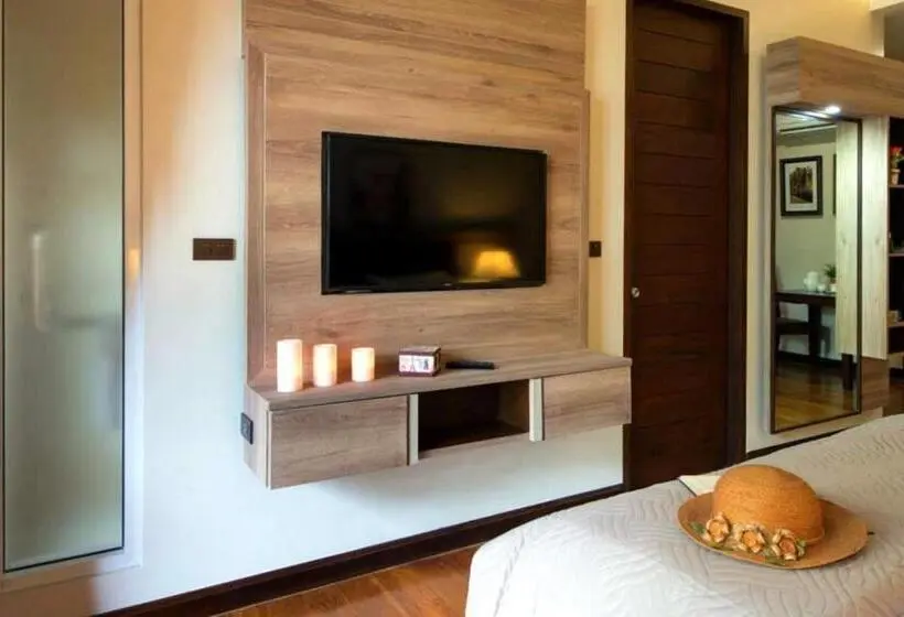 スイート, Rimnaam Klangchan Hotel   Sha Plus