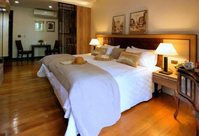 スイート, Rimnaam Klangchan Hotel   Sha Plus